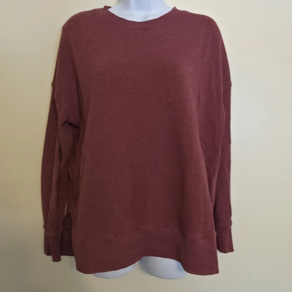 Women's Time and Tru Casual Maroon Tunic Crew Neck Sweater, Medium